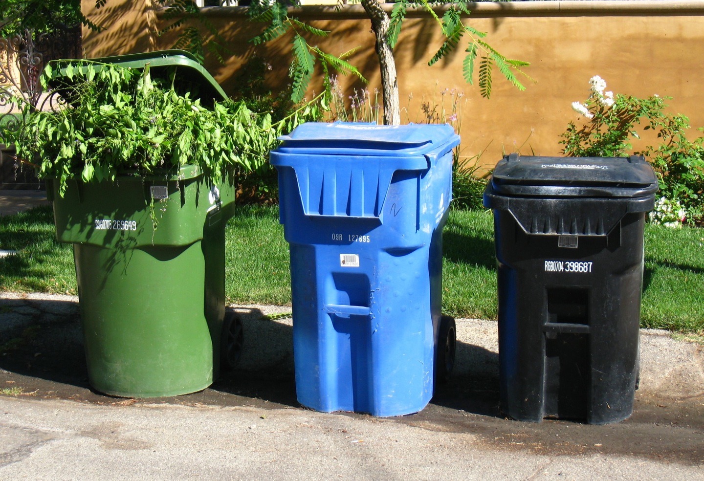 LA Sanitation: Garbage containers need replacement or repair? — Bel-Air  Association